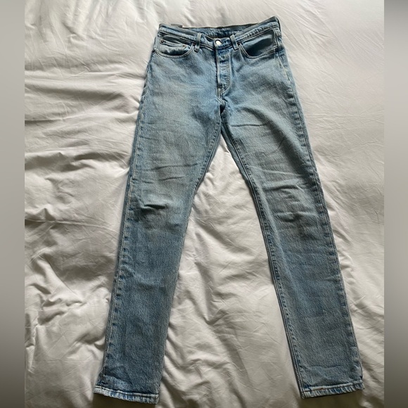 Women’s Levi’s 501 28x32 - Picture 2 of 3
